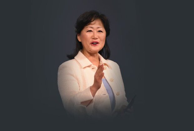 Thai Lee - nữ tỷ phú tự thân giàu thứ 6 nước Mỹ: Hãy đặt mục tiêu cho mỗi 10 năm cuộc đời, tập trung học khi 20, lập nghiệp tuổi 30 và có gia đình tuổi 40 - Ảnh 1. Thai Lee - nữ tỷ phú tự thân giàu thứ 6 nước Mỹ: Hãy đặt mục tiêu cho mỗi 10 năm cuộc đời, tập trung học khi 20, lập nghiệp tuổi 30 và có gia đình tuổi 40 - Ảnh 1.