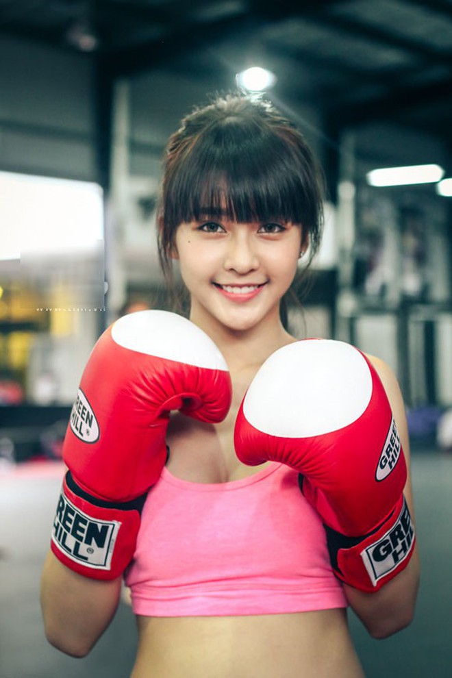 10 năm lột xác của Khả Ngân: Từ hot girl boxing trở thành mỹ nhân đình đám - Ảnh 1. 10 năm lột xác của Khả Ngân: Từ hot girl boxing trở thành mỹ nhân đình đám - Ảnh 1.