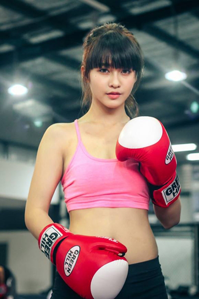 10 năm lột xác của Khả Ngân: Từ hot girl boxing trở thành mỹ nhân đình đám - Ảnh 2. 10 năm lột xác của Khả Ngân: Từ hot girl boxing trở thành mỹ nhân đình đám - Ảnh 2.
