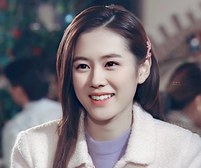  Tình đầu quốc dân của Kbiz ngày ấy - bây giờ: Son Ye Jin trở thành mẹ bầu được săn đón nhất, Jeon Ji Hyun sở hữu khối tài sản lớn - Ảnh 3.