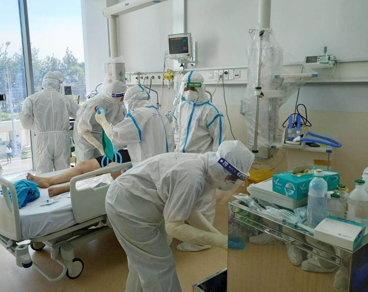 Chuyên gia chỉ ra 7 lý do làm giọt nước tràn ly khiến hàng nghìn nhân viên y tế nghỉ việc, thôi việc  - Ảnh 2.