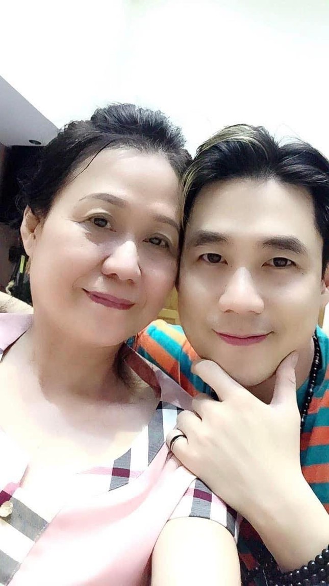 Cuộc sống hiện tại của ca sĩ Khánh Phương “Chiếc khăn gió ấm” - Ảnh 6. Cuộc sống hiện tại của ca sĩ Khánh Phương “Chiếc khăn gió ấm” - Ảnh 6.