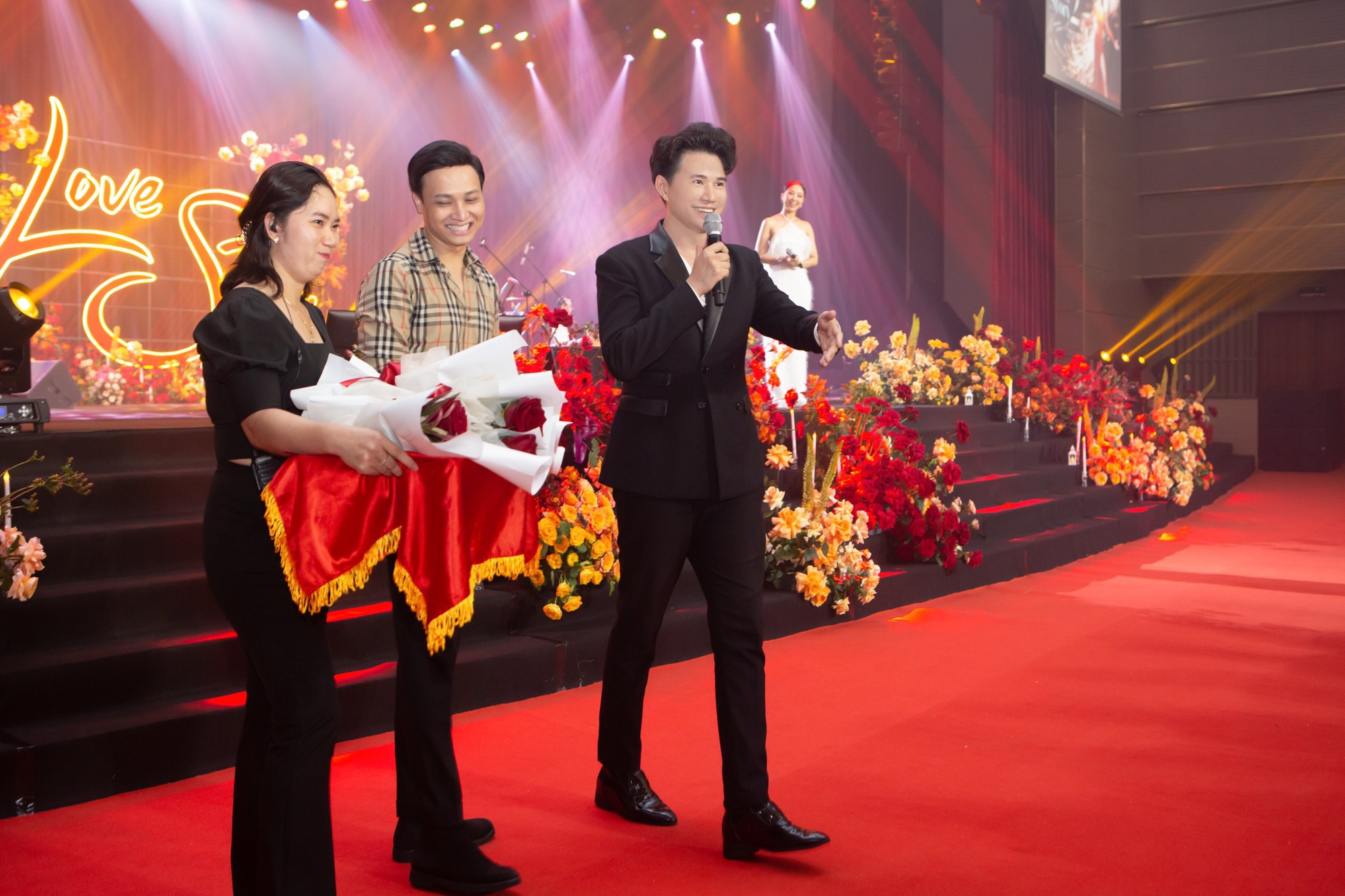 MC Vũ Mạnh Cường: Phụ nữ khi bước qua tổn thương cũng thành công hơn - Ảnh 8.