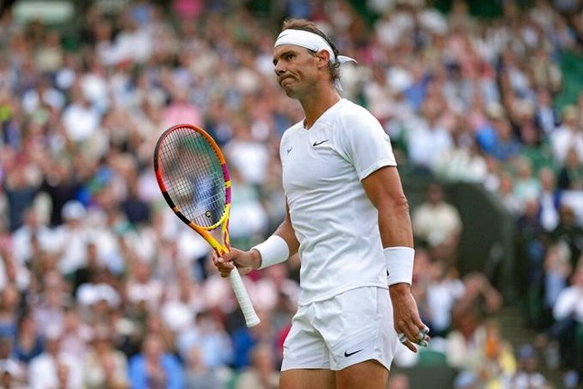 Nadal rút lui khỏi bán kết Wimbledon vì chấn thương - Ảnh 1.