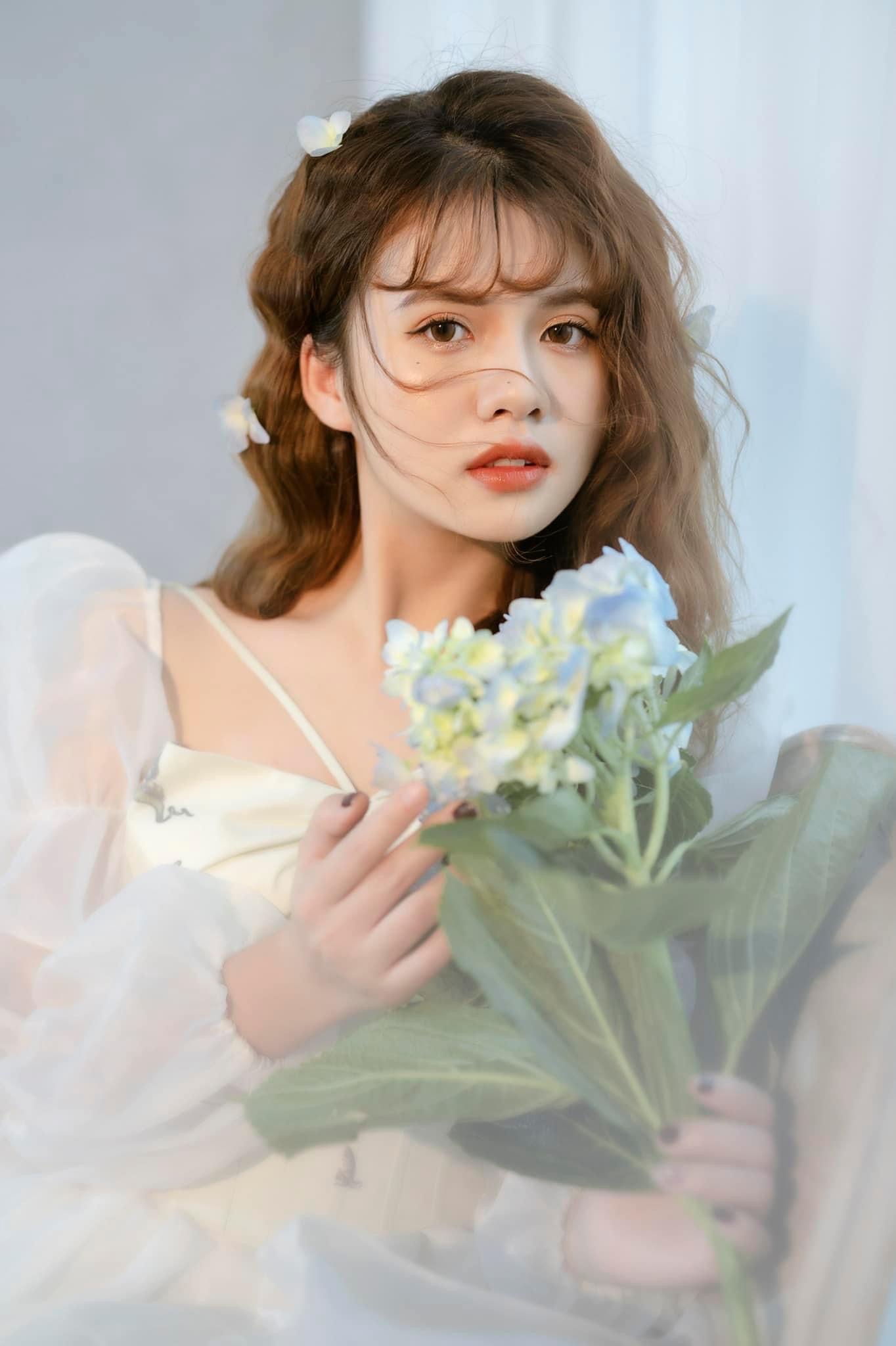 Hoa khôi Thể thao Khánh Huyền khoe nhan sắc xinh đẹp tuổi 24 - Ảnh 10. Hoa khôi Thể thao Khánh Huyền khoe nhan sắc xinh đẹp tuổi 24 - Ảnh 10.