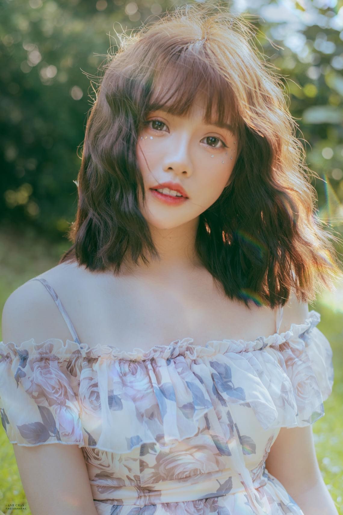 Hoa khôi Thể thao Khánh Huyền khoe nhan sắc xinh đẹp tuổi 24 - Ảnh 3. Hoa khôi Thể thao Khánh Huyền khoe nhan sắc xinh đẹp tuổi 24 - Ảnh 3.