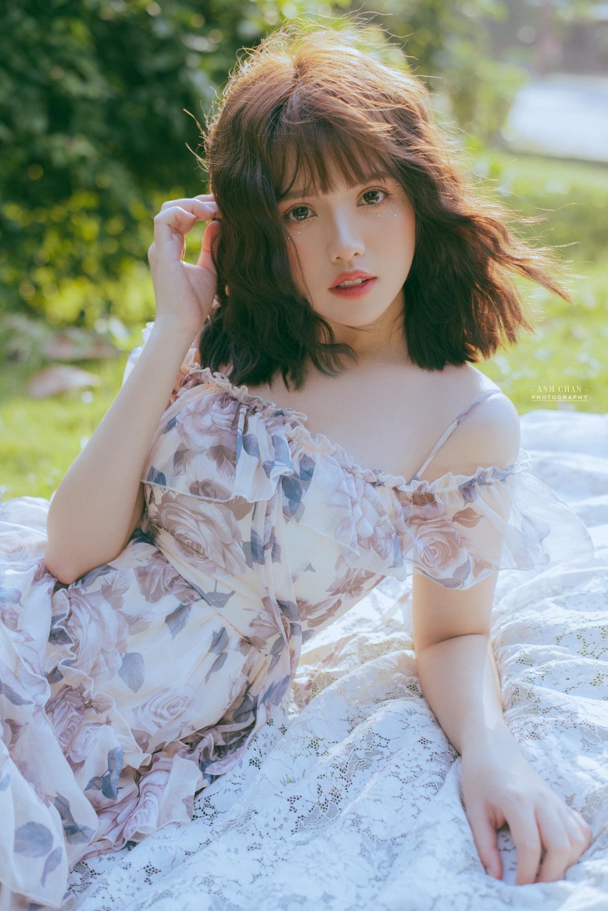 Hoa khôi Thể thao Khánh Huyền khoe nhan sắc xinh đẹp tuổi 24 - Ảnh 4. Hoa khôi Thể thao Khánh Huyền khoe nhan sắc xinh đẹp tuổi 24 - Ảnh 4.