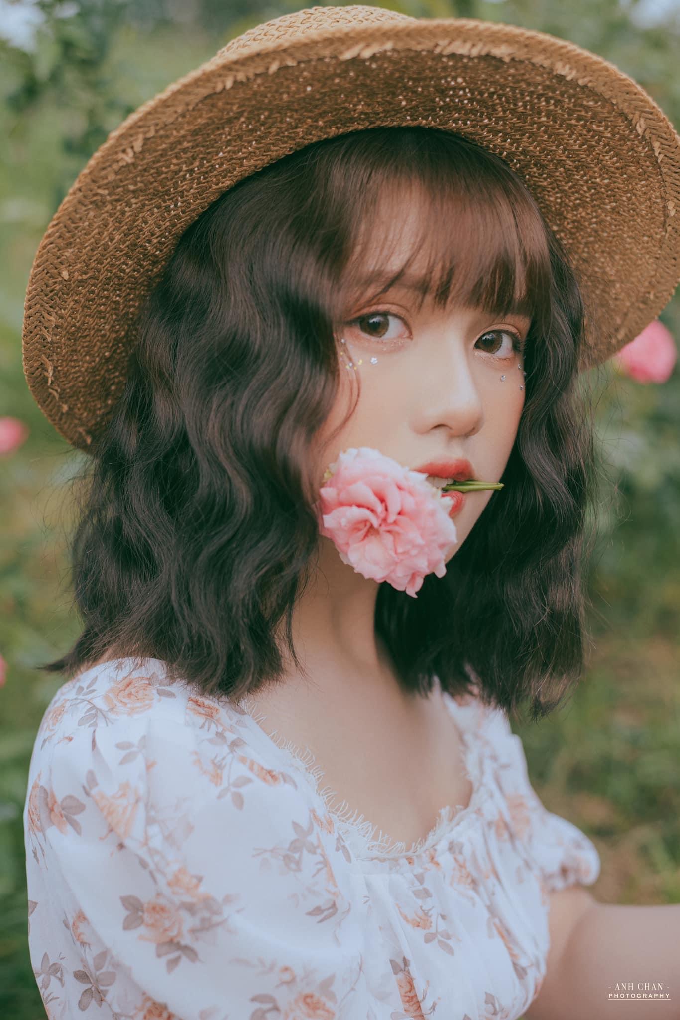 Hoa khôi Thể thao Khánh Huyền khoe nhan sắc xinh đẹp tuổi 24 - Ảnh 5. Hoa khôi Thể thao Khánh Huyền khoe nhan sắc xinh đẹp tuổi 24 - Ảnh 5.