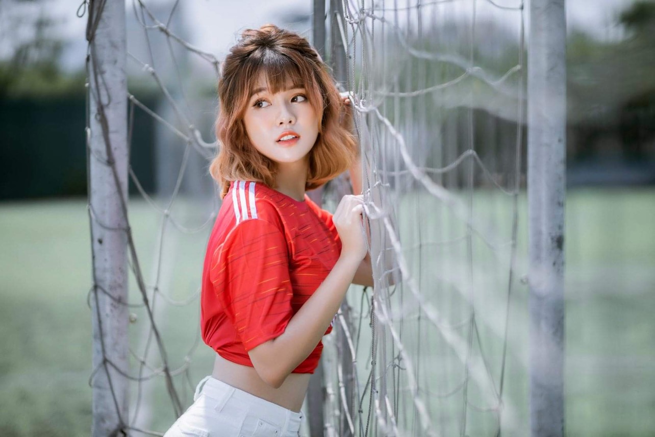 Hoa khôi Thể thao Khánh Huyền khoe nhan sắc xinh đẹp tuổi 24 - Ảnh 2. Hoa khôi Thể thao Khánh Huyền khoe nhan sắc xinh đẹp tuổi 24 - Ảnh 2.