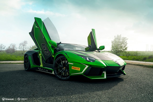 Lamborghini Aventador mui trần hàng hiếm tại Việt Nam được lột xác theo phong cách xe đua triệu đô, nhiều đồ chơi carbon đắt đỏ bị tháo gây tiếc nuối - Ảnh 2.