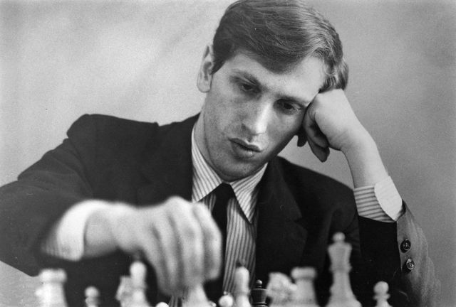 Bobby Fischer: Kẻ lập dị, một mình thi đấu cờ vua với 50 đối thủ cùng lúc - Ảnh 4.