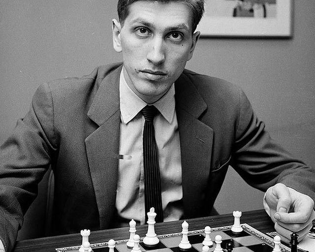 Bobby Fischer: Kẻ lập dị, một mình thi đấu cờ vua với 50 đối thủ cùng lúc - Ảnh 5.