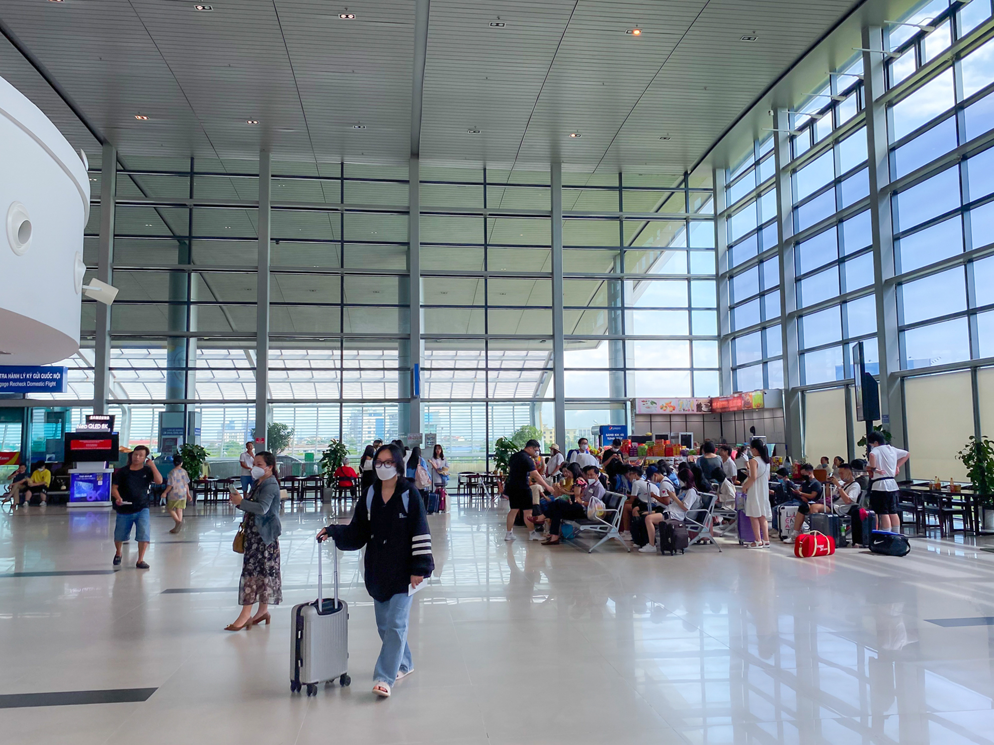 Hiện trạng sân bay Cát Bi trước khi đầu tư 2.400 tỷ xây nhà ga mới - Ảnh 6.