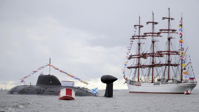 Nga duyệt binh hoành tráng mừng Ngày Hải quân - Ảnh 2.