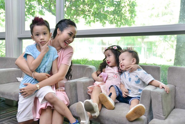 3 con của MC Ốc Thanh Vân được bố mẹ đầu tư học trường quốc tế với chí phí khủng - Ảnh 2.