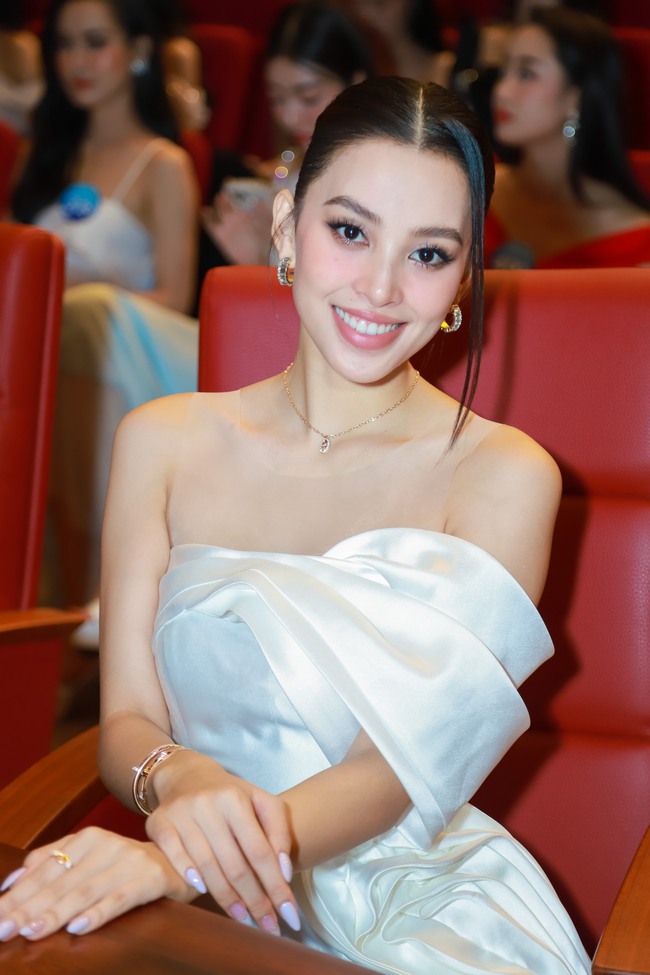 Đương kim Hoa hậu Thế giới đọ sắc bên dàn Hoa - Á hậu Việt Nam trước thềm chung kết Miss World Vietnam 2022 - Ảnh 6.