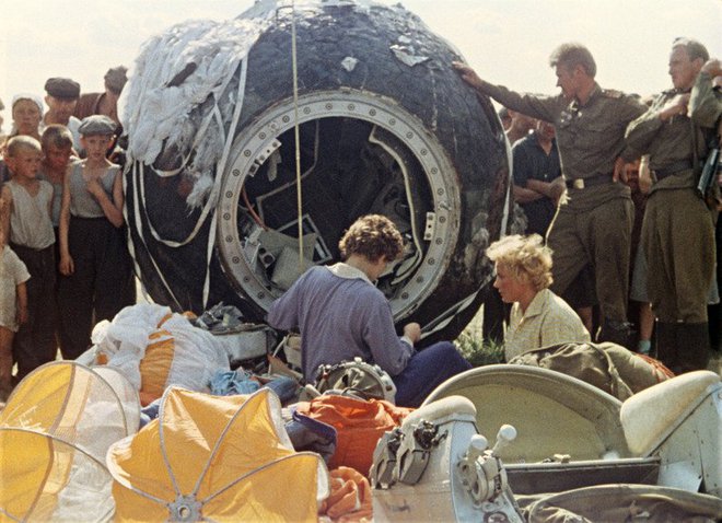 Nữ phi hành gia đầu tiên bay vào vũ trụ và chuyến hành trình nghẹt thở suýt không được trở về Trái đất bị giấu kín hàng chục năm - Ảnh 5.