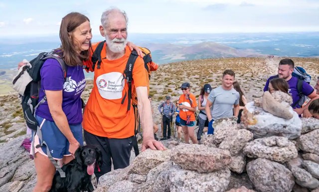 Người đàn ông Scotland 82 tuổi hoàn thành nhiệm vụ leo lên mọi đỉnh núi Munro - Ảnh 3.