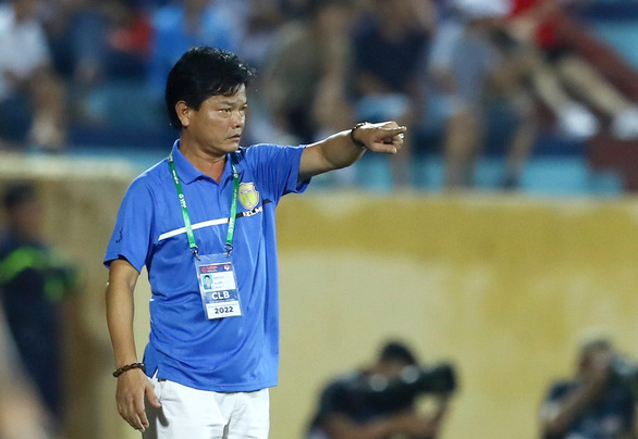 Cổ động viên Nam Định kêu gọi thay huấn luyện viên Nguyễn Văn Sỹ, nếu không sẽ bỏ đội bóng - Ảnh 1.