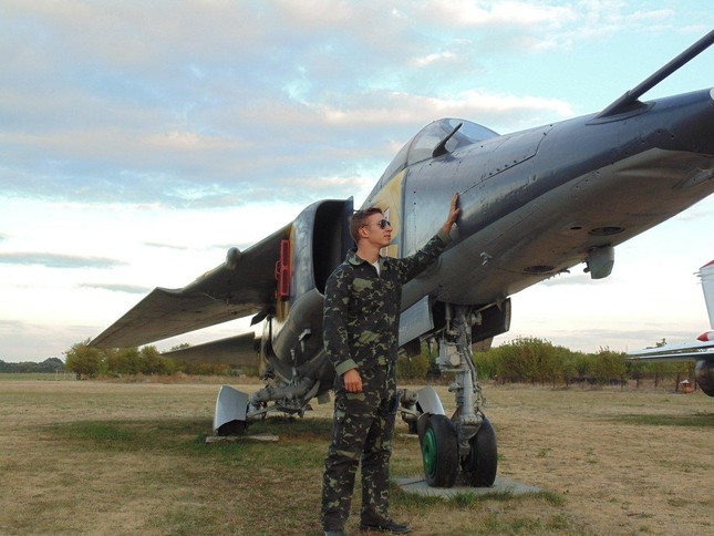 Phi công giỏi nhất của Không quân Ukraine qua đời - Ảnh 3.