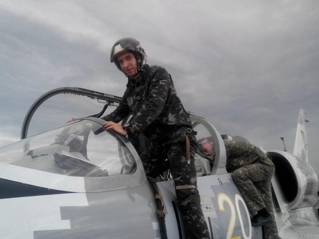Phi công giỏi nhất của Không quân Ukraine qua đời - Ảnh 4.