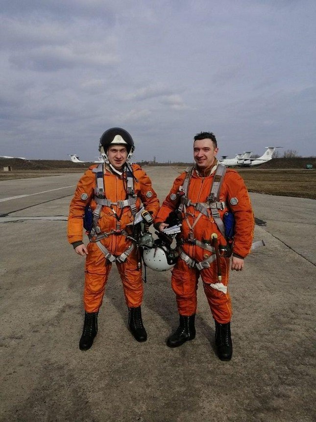 Phi công giỏi nhất của Không quân Ukraine qua đời - Ảnh 6.