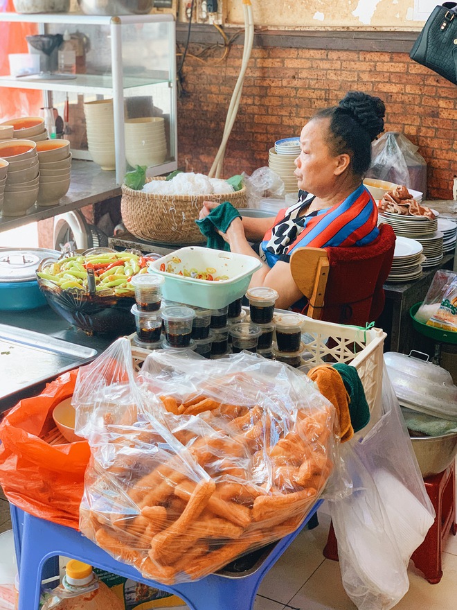 Từng xuất hiện trên kênh truyền hình nổi tiếng của Mỹ, hàng bún dọc mùng Ngô Sĩ Liên bây giờ ra sao? - Ảnh 8.