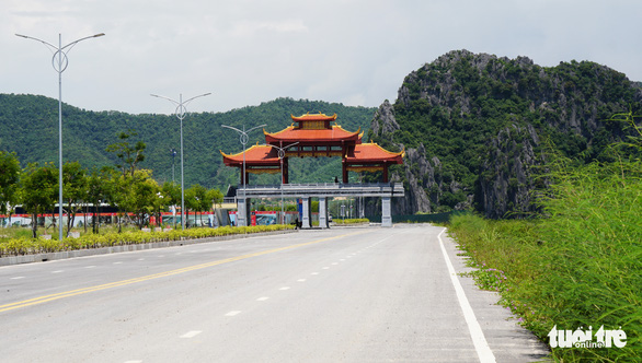 Xử phạt người bình luận sai trên mạng xã hội về ‘hòn non bộ’ ở Quảng Ninh - Ảnh 1.