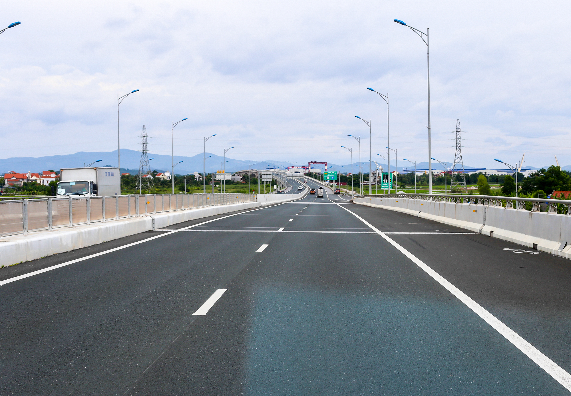 Cao tốc xuyên tỉnh dài nhất Việt Nam, trị giá gần 37.000 tỷ đồng - Ảnh 3.