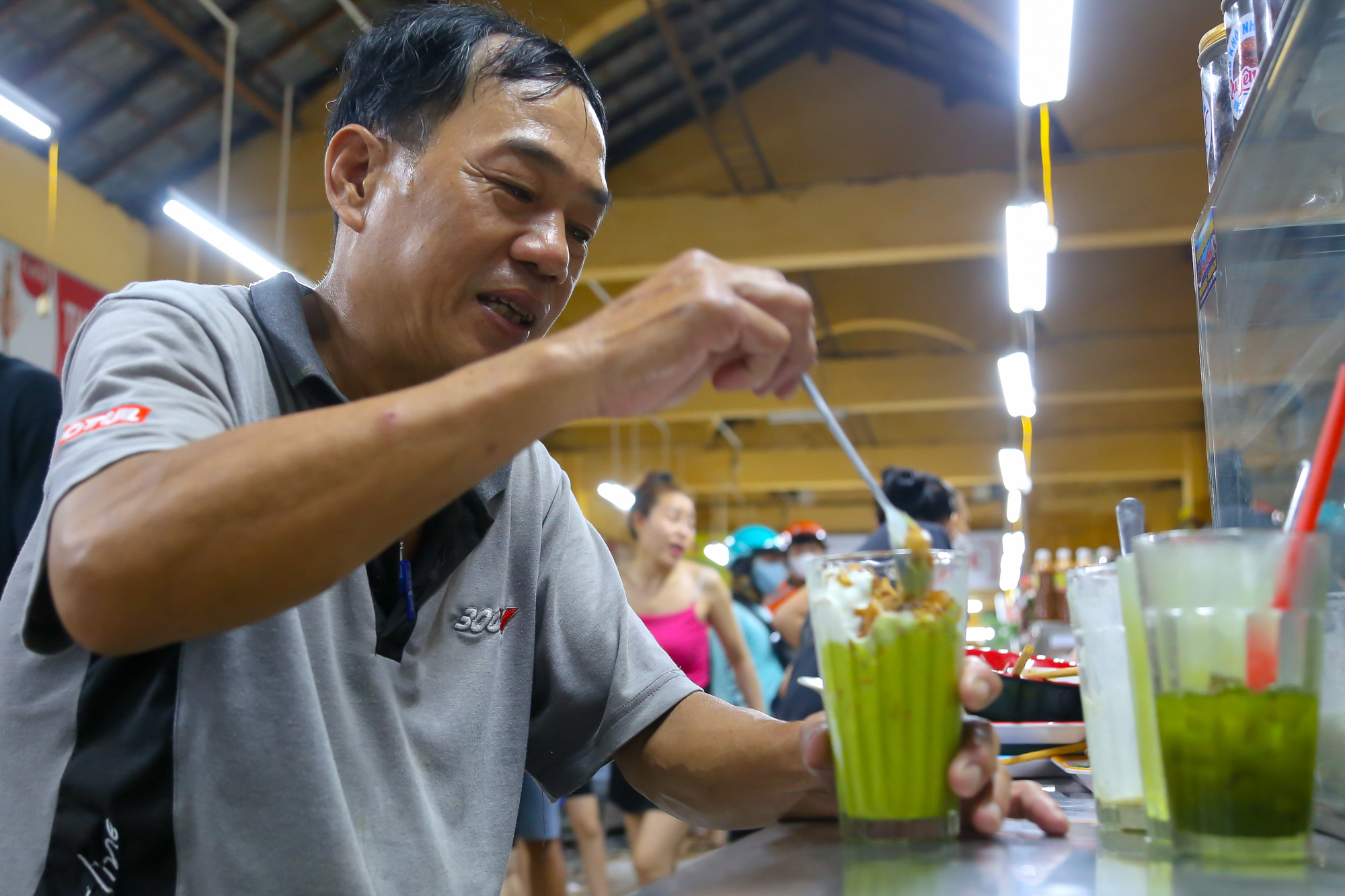 Thiên đường ẩm thực Đà Nẵng ‘nêm chặt người trong mùa cao điểm du lịch - Ảnh 7.