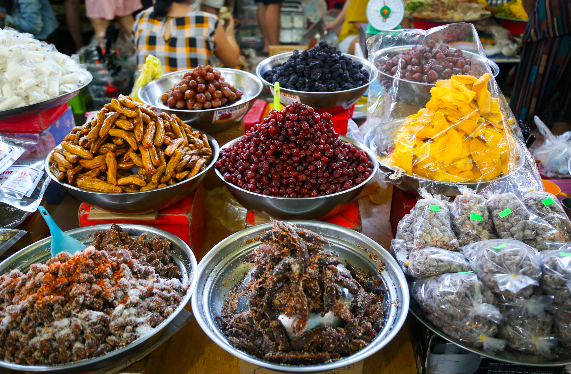 Thiên đường ẩm thực Đà Nẵng ‘nêm chặt người trong mùa cao điểm du lịch - Ảnh 10.