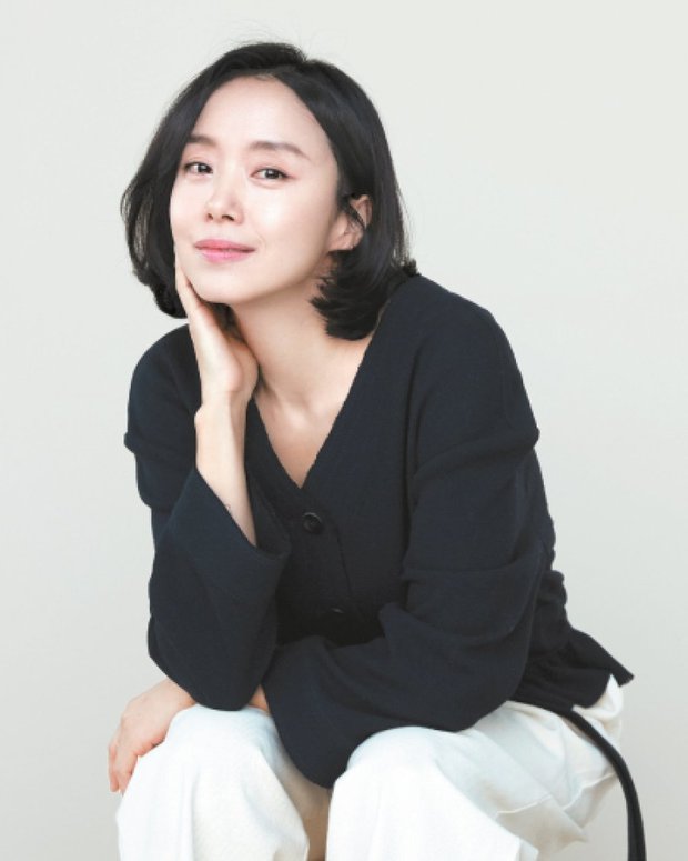 “Ảnh hậu Cannes” Jeon Do Yeon ở tuổi 50: Táo bạo trên màn ảnh, bình lặng trong hôn nhân - Ảnh 1.