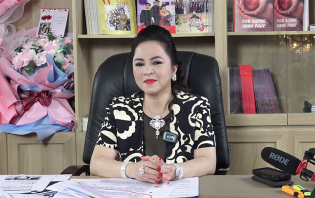 Bà Nguyễn Phương Hằng khai lý do ‘xướng tên’ nhiều nghệ sĩ trên mạng xã hội - Ảnh 1.