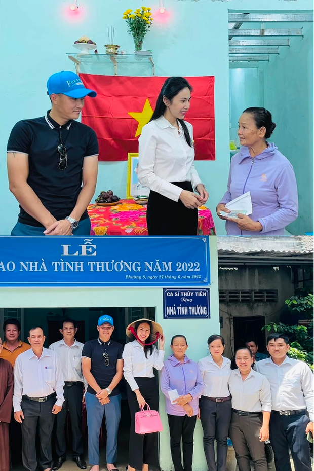  Hoài Linh, Thủy Tiên... các nghệ sĩ từng vướng ồn ào với bà Phương Hằng bây giờ ra sao? - Ảnh 7.