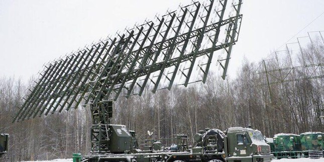 ‘Thợ săn’ AGM-88 HARM phá hủy radar Nebo-M siêu khủng của Nga? - Ảnh 3.
