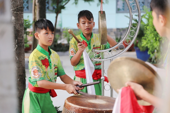 Gặp đội lân của những đứa trẻ mồ côi, trẻ lang thang giữa Sài Gòn - Ảnh 3.