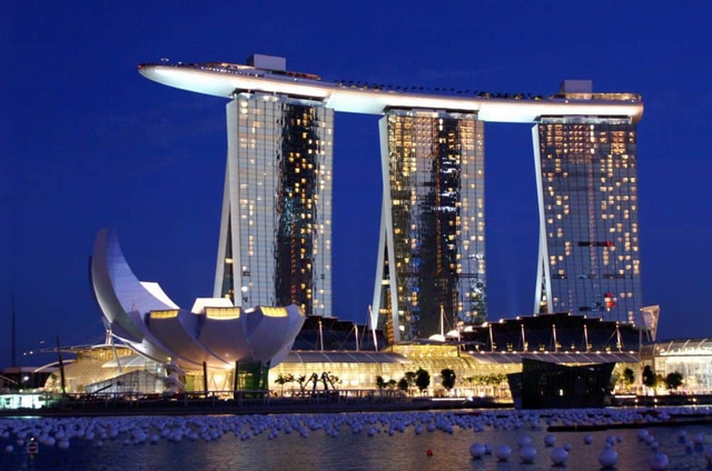 Có gì bên trong siêu khách sạn đắt nhất Singapore? - Ảnh 2.