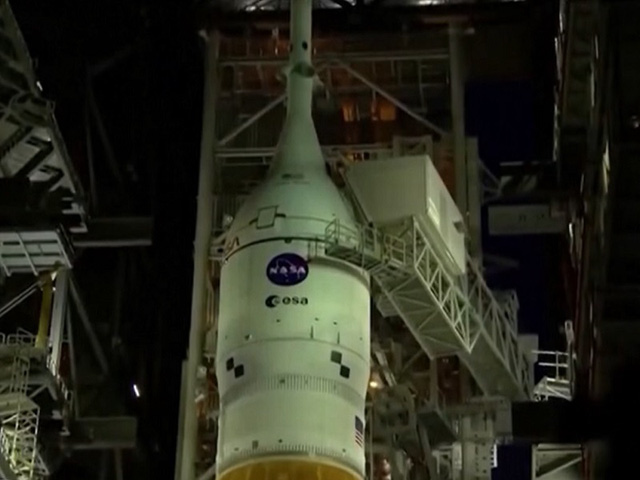 NASA chuẩn bị phóng tàu thăm dò Mặt trăng - Ảnh 1.