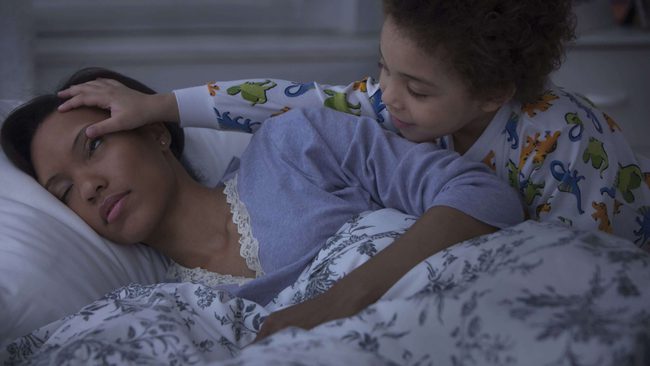 Vì sao trẻ cần ngủ riêng phòng với bố mẹ trước 5 tuổi, 8 bí quyết vàng giúp con thiết lập thói quen không ngủ chung! - Ảnh 2.