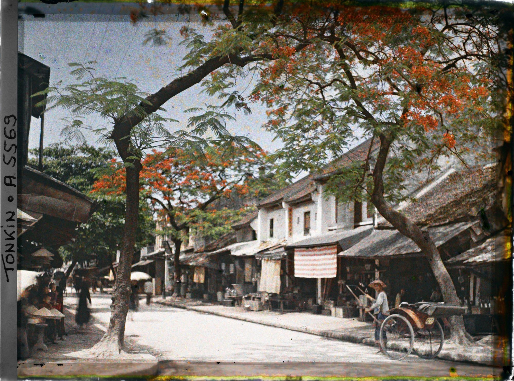 Bảo tàng chứa đến 1.382 tấm ảnh về Việt Nam: Trung thu Hà Nội đầy sắc màu - Ảnh 1.