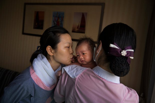Trung Quốc khuyến khích người dân sinh con nhưng nhiều người trẻ không hào hứng - Ảnh 4.