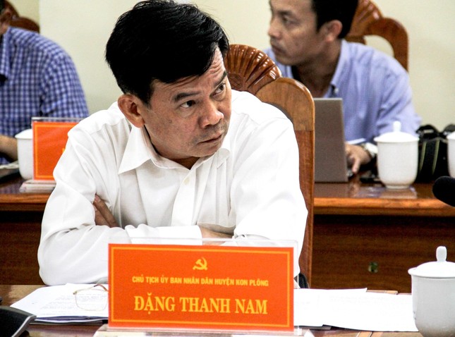 Đang dính sai phạm, Chủ tịch huyện Kon Plông bất ngờ xin… nghỉ phép - Ảnh 1.