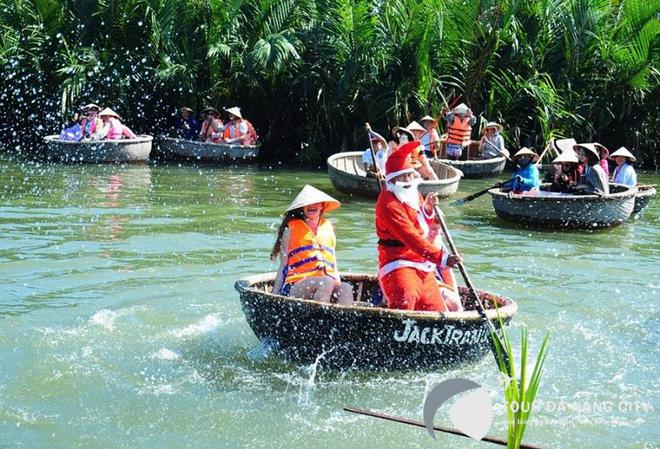 Chao đảo trên thuyền thúng - một đặc sản du lịch Việt Nam khiến du khách phấn khích - Ảnh 17.