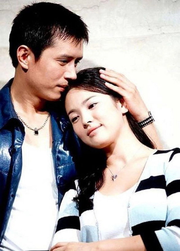 Cuộc sống độc thân giàu có của nam tài tử Hàn sau mối tình đẹp với Song Hye Kyo - Ảnh 4.