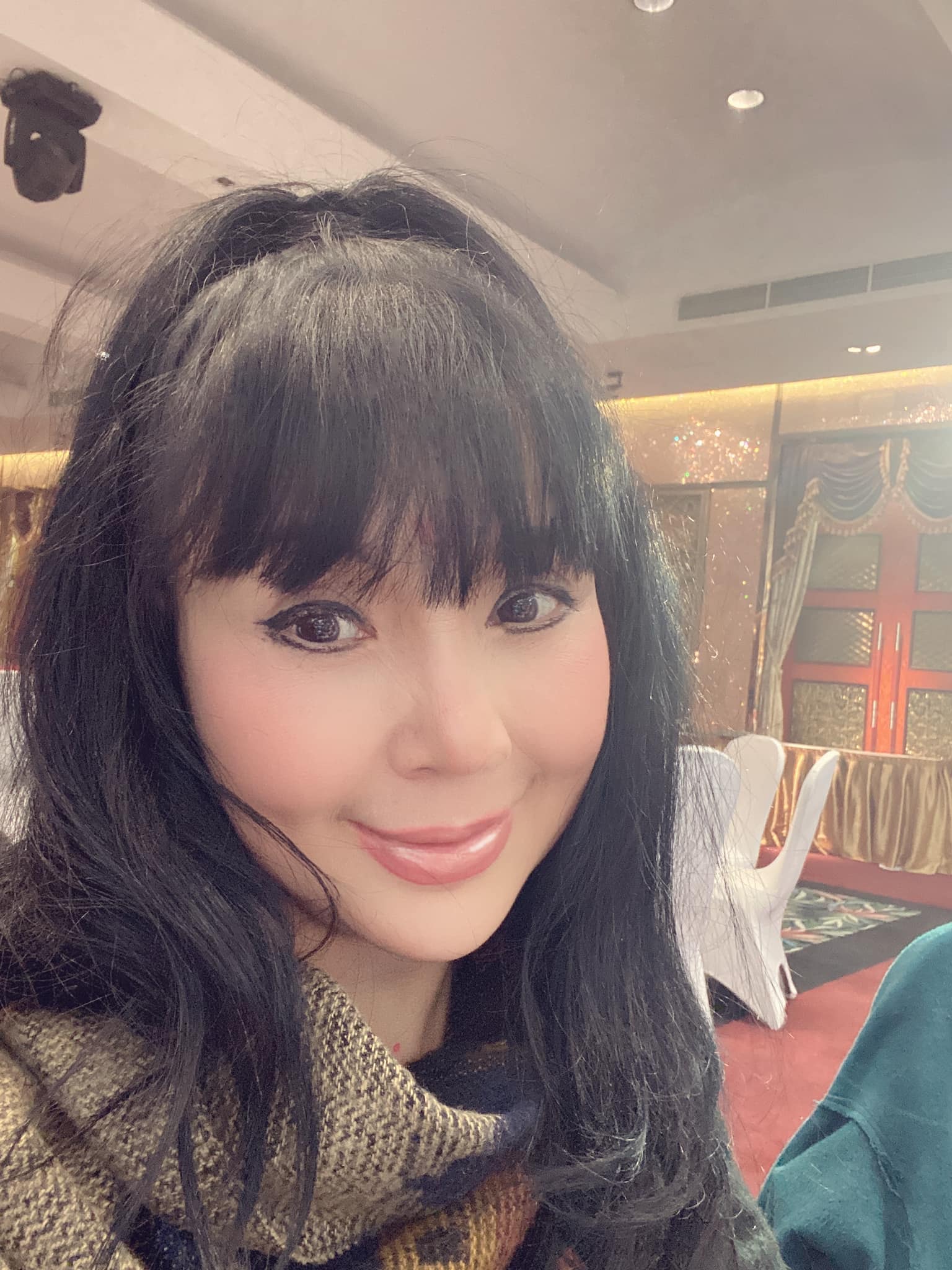 Cuộc sống của NSND Lan Hương Em bé Hà Nội ở tuổi 59: Bình yên bên chồng, muốn đóng phim - Ảnh 5. Cuộc sống của NSND Lan Hương Em bé Hà Nội ở tuổi 59: Bình yên bên chồng, muốn đóng phim - Ảnh 5.