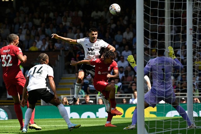 Darwin Nunez đánh gót ghi bàn, Liverpool vẫn bị Fulham cầm chân - Ảnh 1.