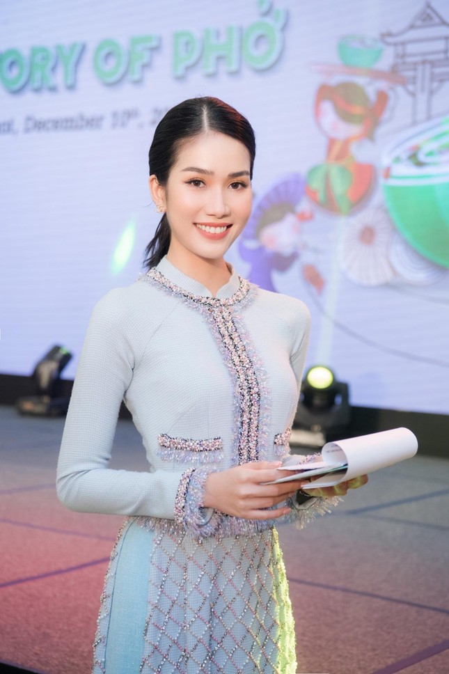 3 nàng hậu Việt làm MC của VTV: Đỗ Mỹ Linh theo nghiệp lâu dài, Phương Nga được bạn trai góp ý - Ảnh 9.