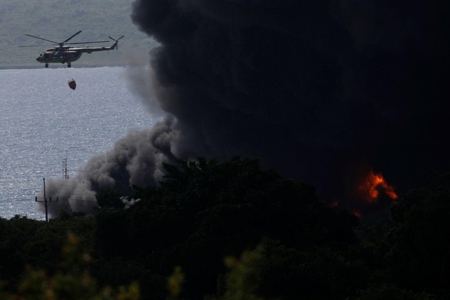 Cháy kho nhiên liệu ở Cuba: Hơn 120 người thương vong, Mỹ đề nghị giúp đỡ - Ảnh 5.