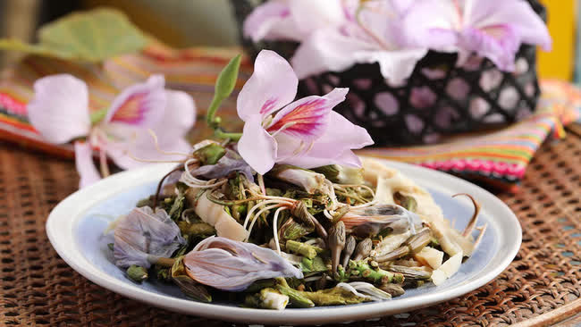 Hoa ban Điện Biên: Một thế giới ẩm thực phong phú đến ngỡ ngàng của người dân tộc Thái ở vùng cao Tây Bắc - Ảnh 7.