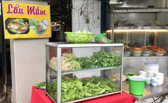 Mỹ Tho tánh kỳ: Lẩu mắm khổ qua sống cắt lát, nước mía rau câu full topping - Ảnh 4. Mỹ Tho tánh kỳ: Lẩu mắm khổ qua sống cắt lát, nước mía rau câu full topping - Ảnh 4.